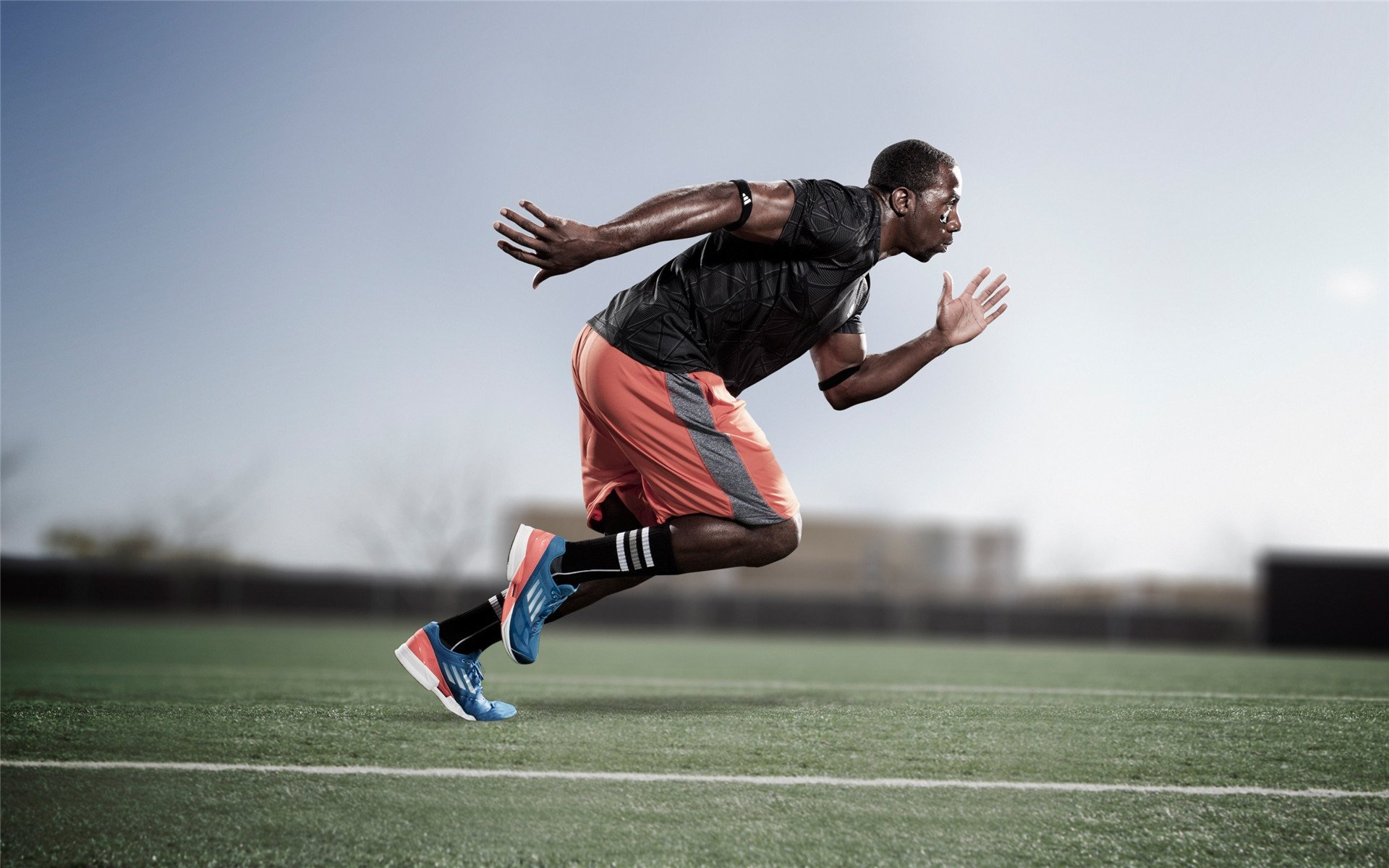 亚历克斯·格林伍德冷静的判断力与精准的防守，帮助袋鼠队克敌制胜